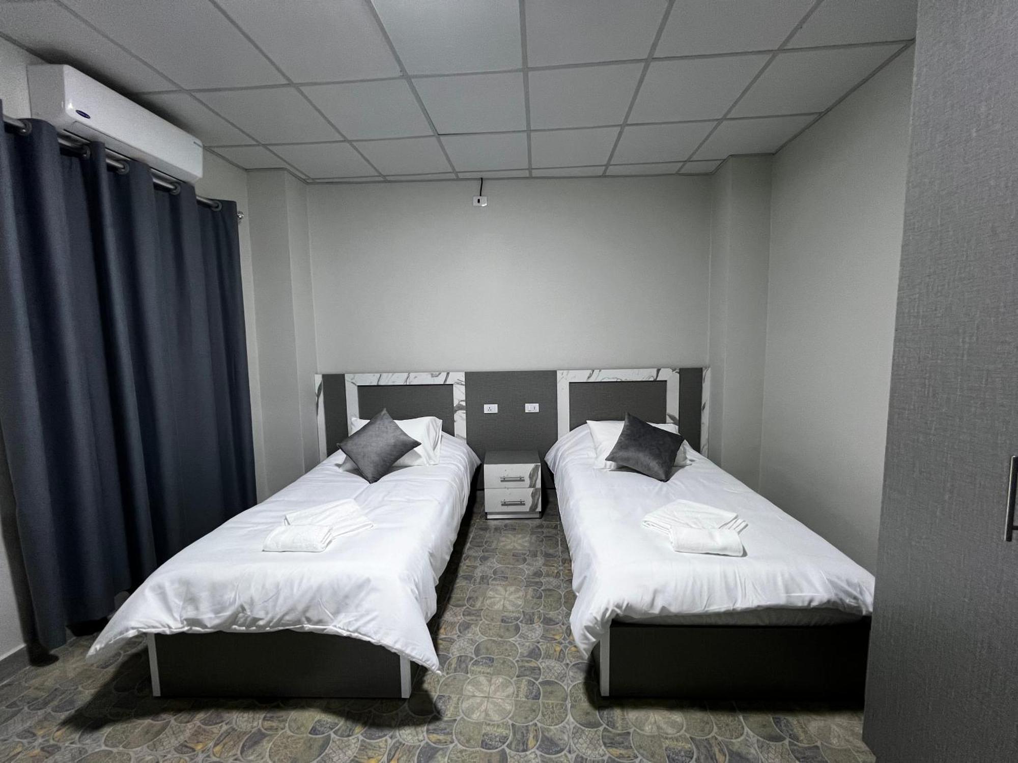 Downtown Inn 马达巴 外观 照片