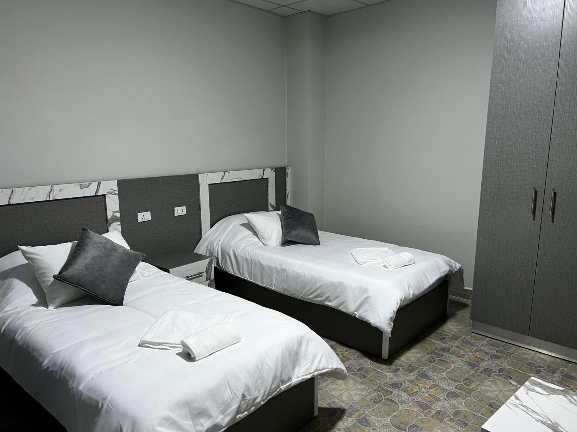 Downtown Inn 马达巴 外观 照片